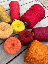 Indlæs billede til gallerivisning Bundfarve: Den ikoniske sweater