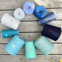 Indlæs billede til gallerivisning Bundfarve: Den ikoniske sweater