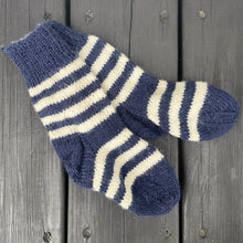 Indlæs billede til gallerivisning Håndstrikkede strømper